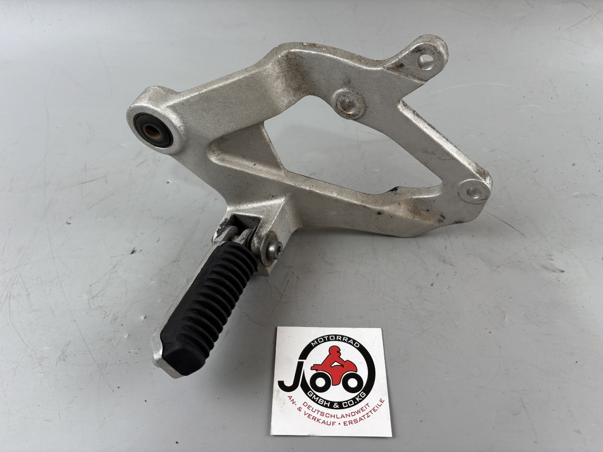 Suzuki GSX-R 1100 W GU75C Fussraste mit Halter Soziusfußraste Hangers rechts