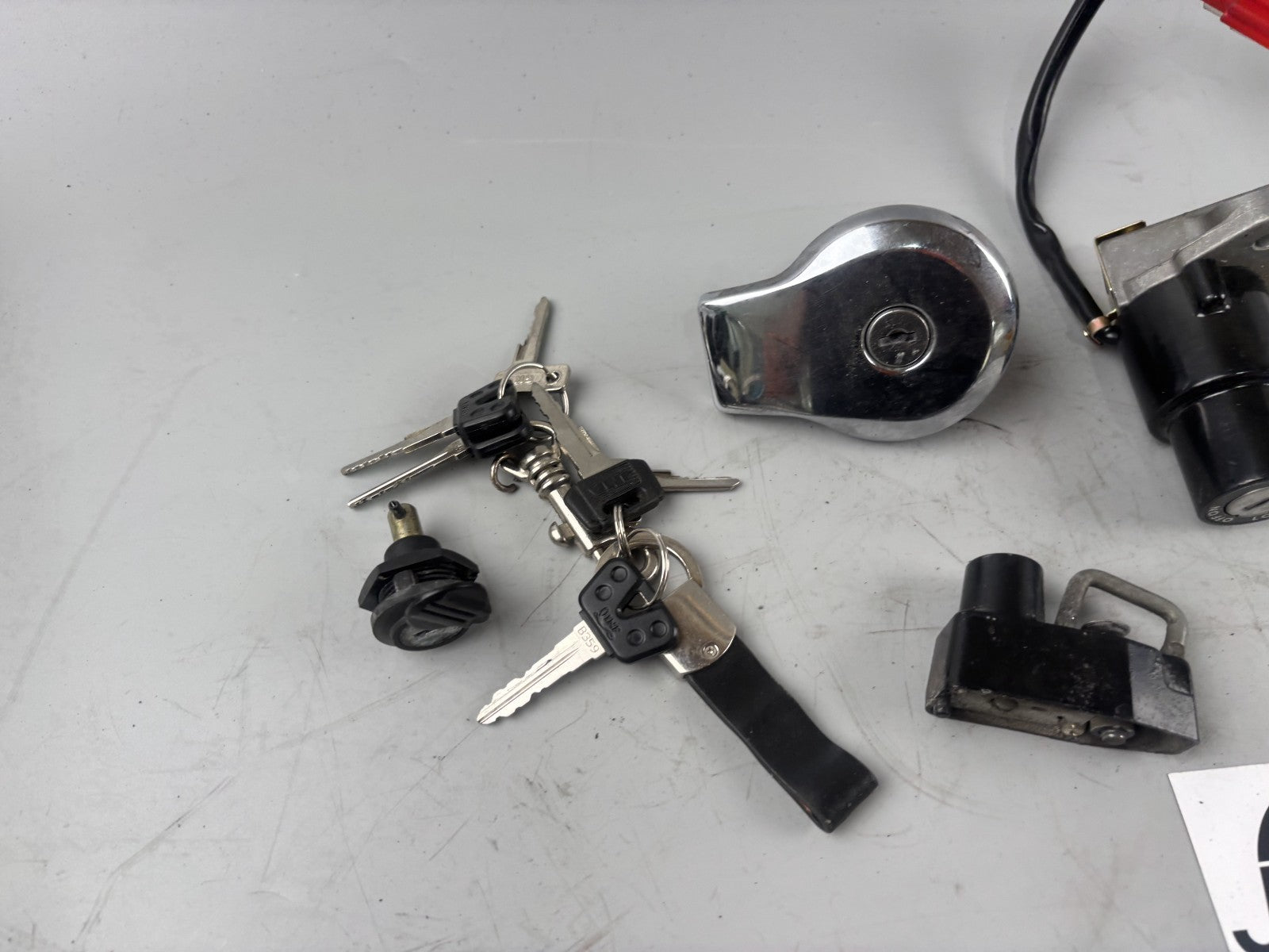 Yamaha XV1100 Virago 3LP Schlosssatz Key Lock Schlüssel Sitz Zündschloss Tank