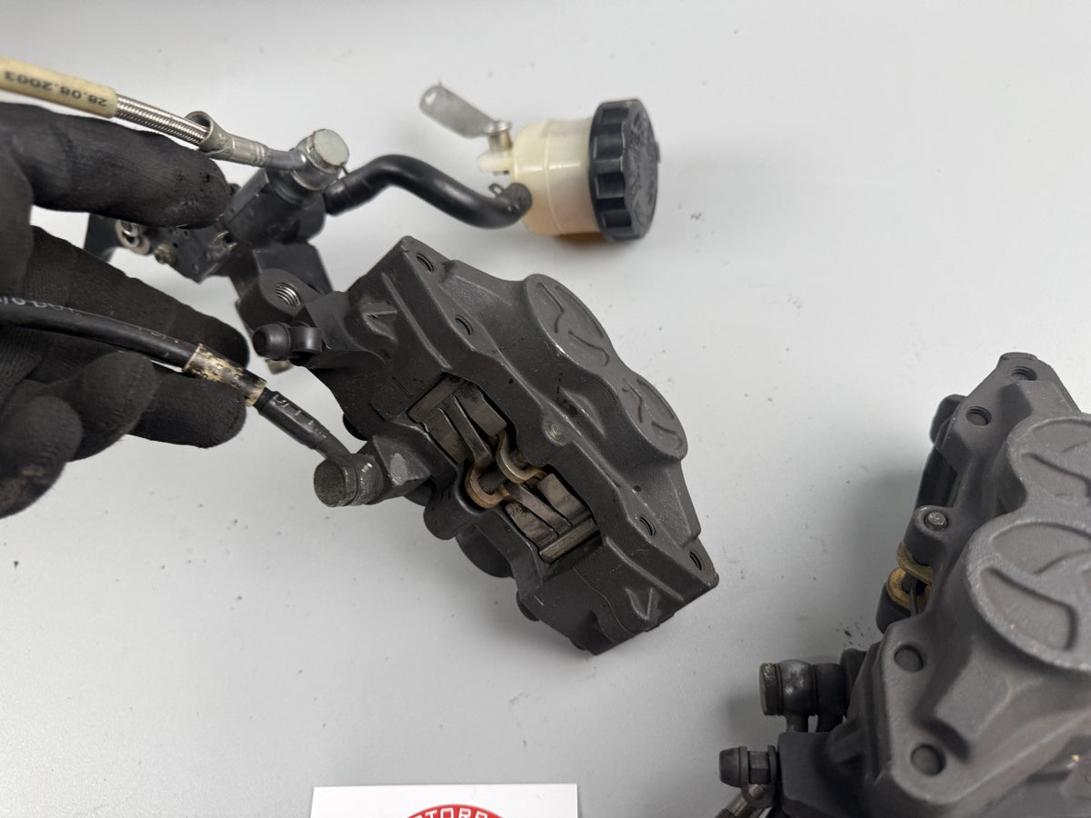 Triumph Sprint 955i ST T695 Bremsanlage Brake Bremse Sattel Pumpe vorne front