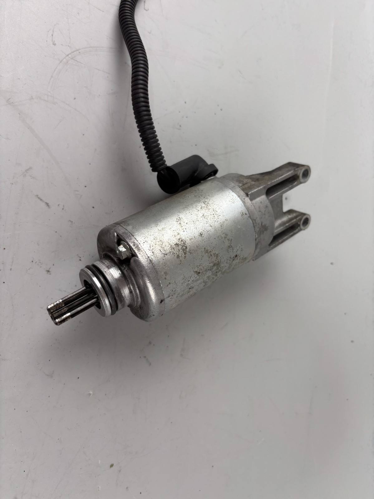 Suzuki GSX 750 F AK11 Anlasser Starter Electric
