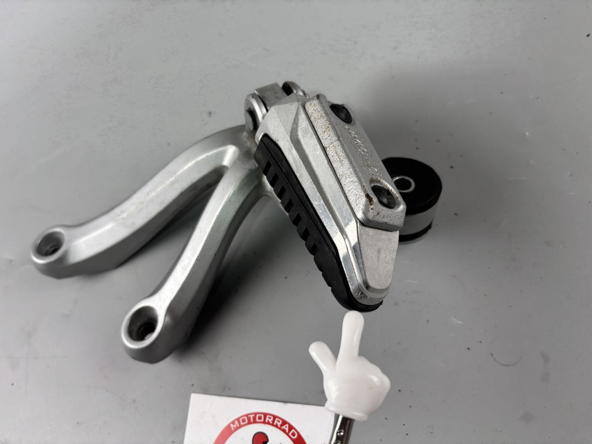 Suzuki GSX 650 F FA WVCJ Soziusfußraste Foot Step Hanger Beifahrer hinten rechts