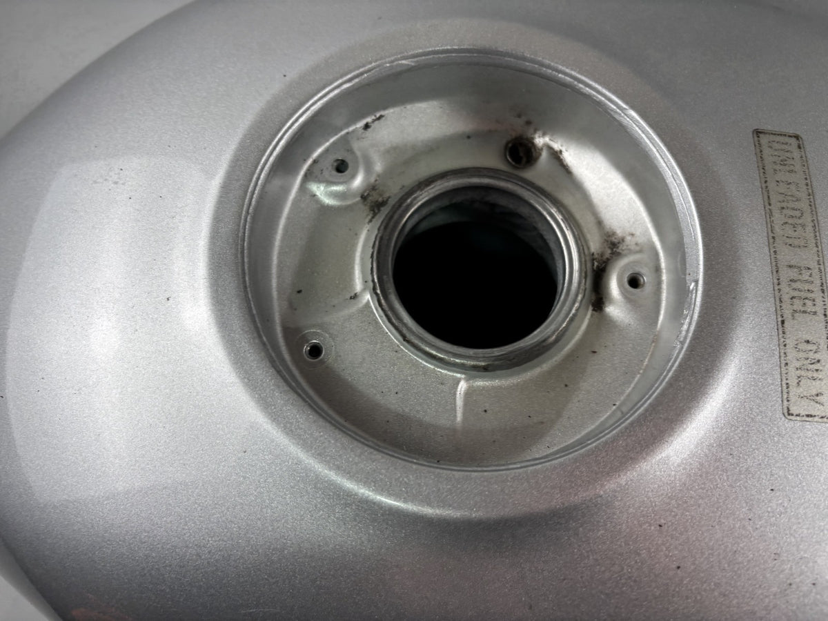 Honda CBF 600 S PC38 Tank Benzintank Kraftstofftank Fuel Gasoline