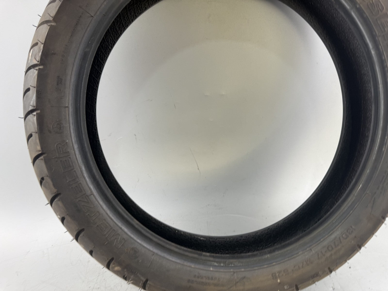 Motorrad Reifen Wheel 130/70 ZR17 Metzeler Lastertac 08/2018 DOT 6,8mm
