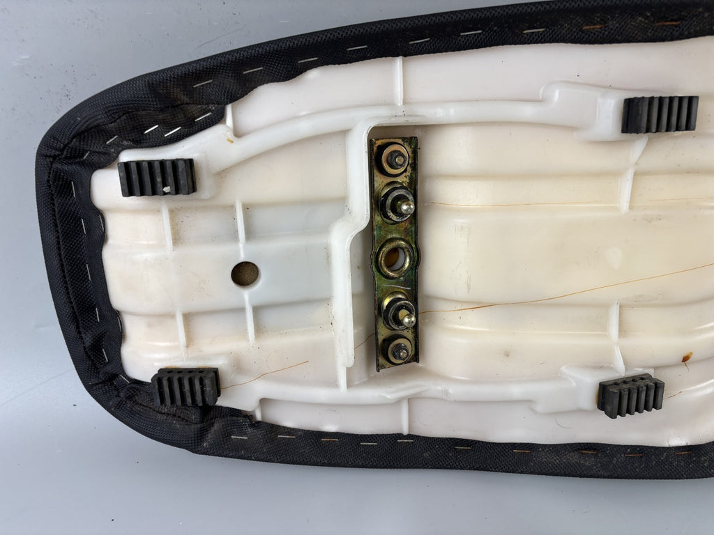 Suzuki GS 500 EU GM51B Sitzbank Seat Sitz Kissen Bezug