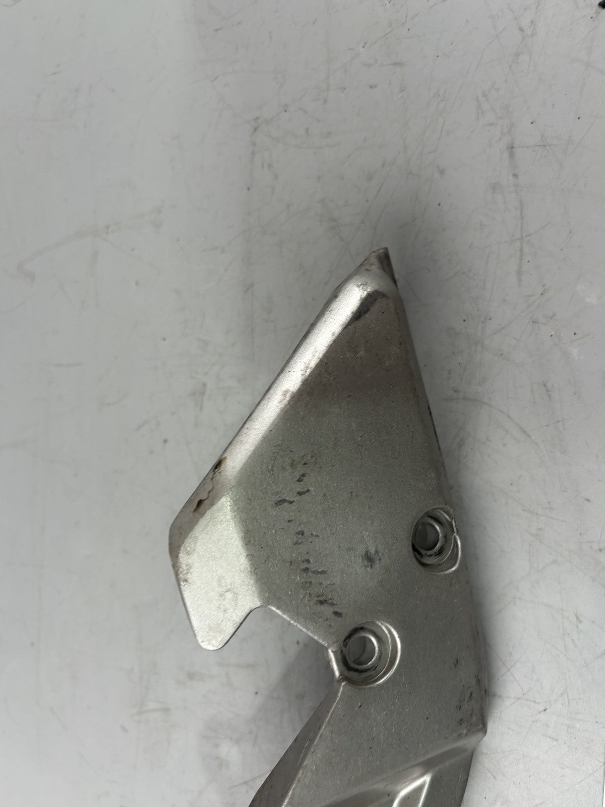 Suzuki RF 600 R GN76A Fußraste Fußrastenhalteplatte Foot Step Hanger