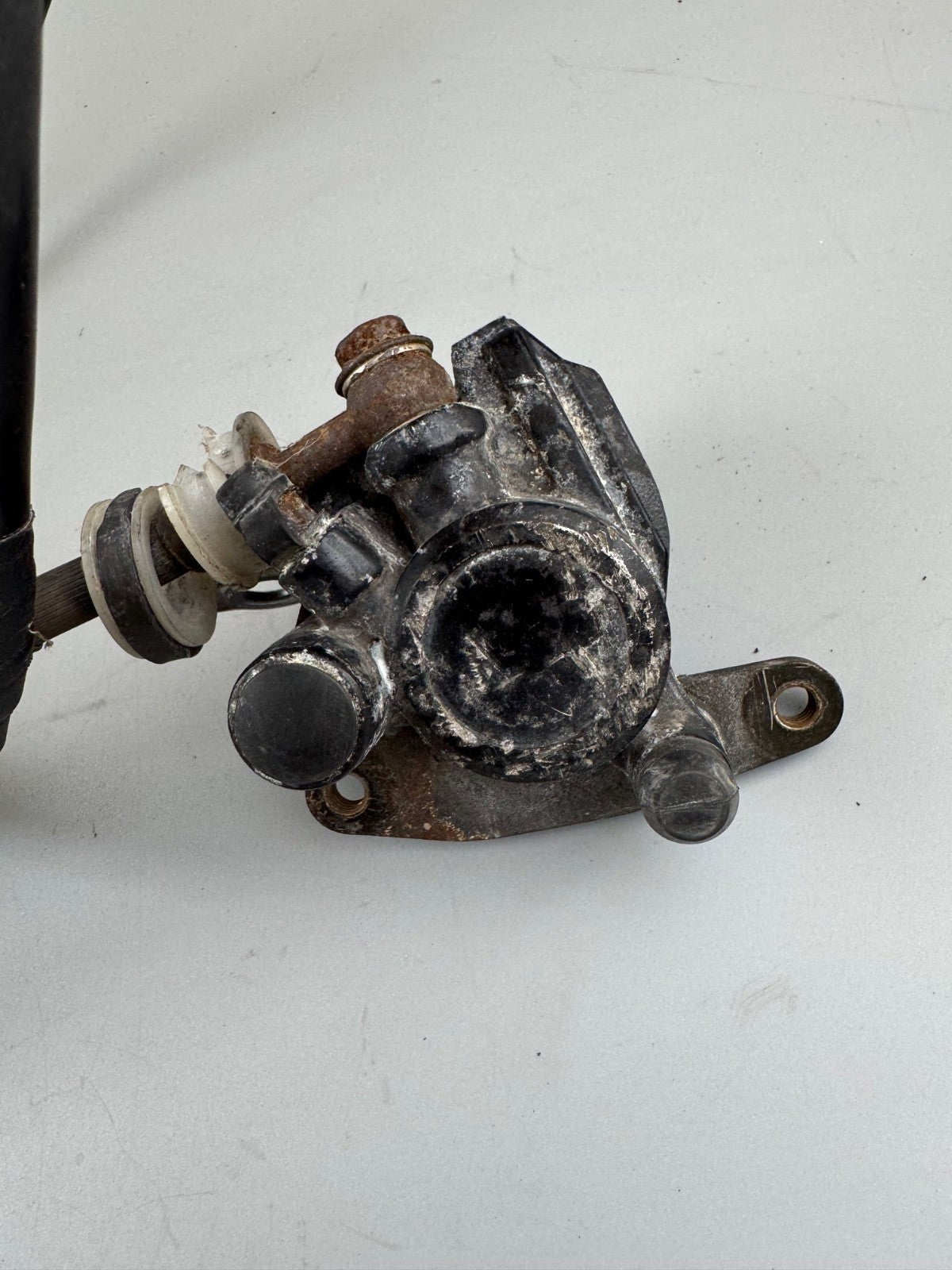 Suzuki DR 125 SF44A Bremsanlage Vorne Bremse Bremssattel Bremspumpe