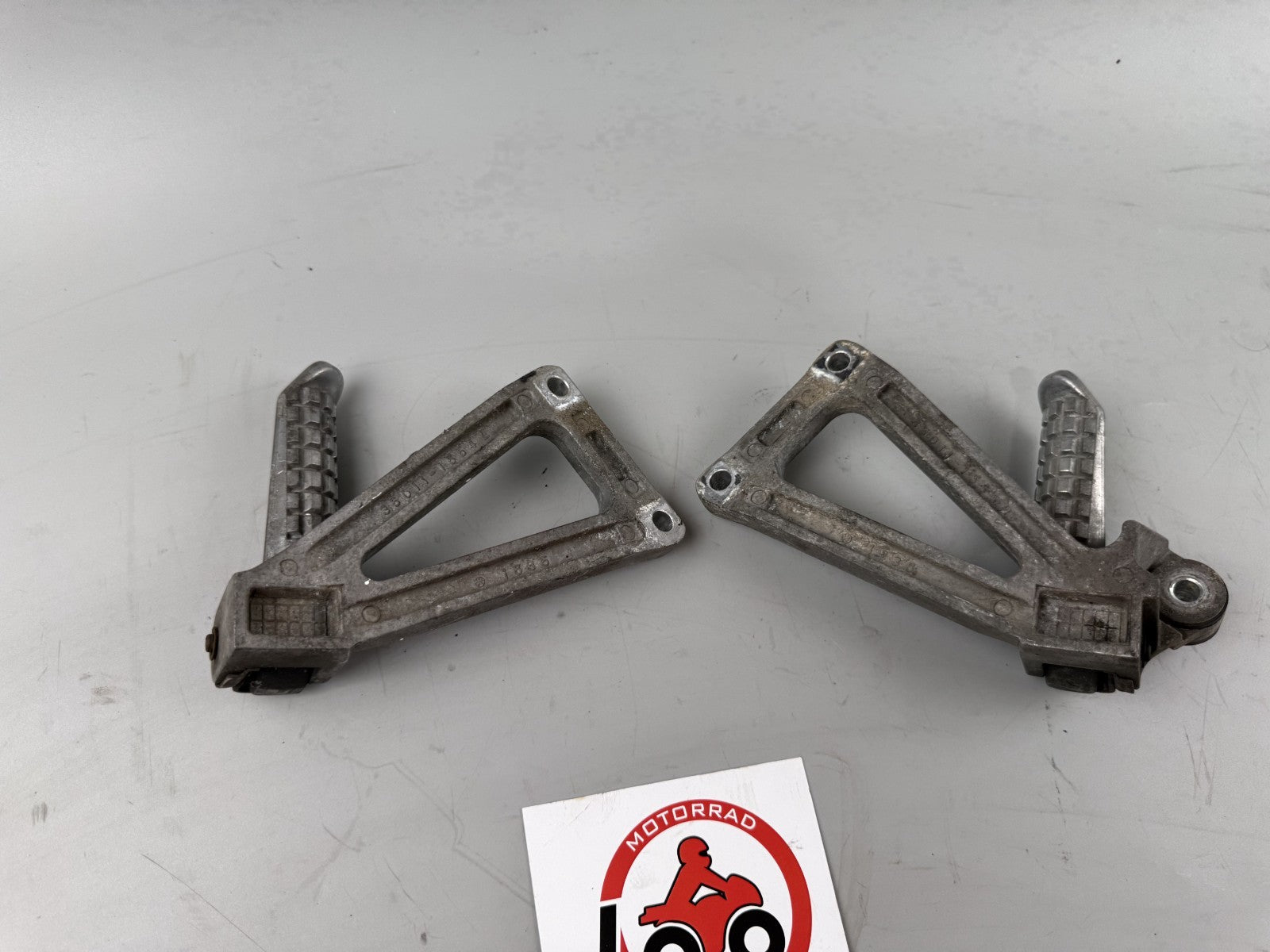 Kawasaki ZR-7 ZR750F Soziusfußrasten Foot Steps Hangers Fußraste rechts links