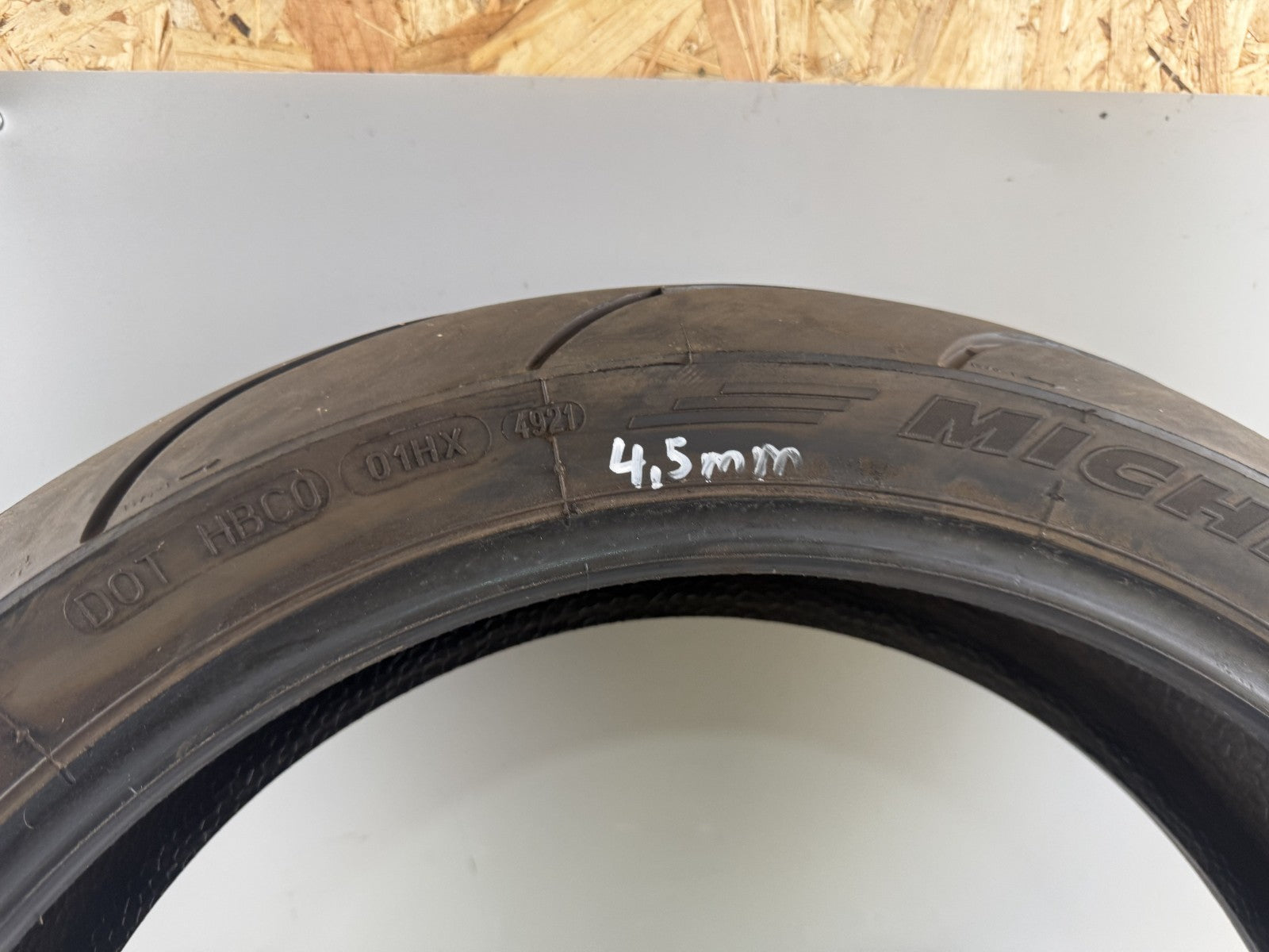 Motorrad Reifen Wheel 160/60 ZR17 Michelin Pilot 49/2021 DOT 4,5mm