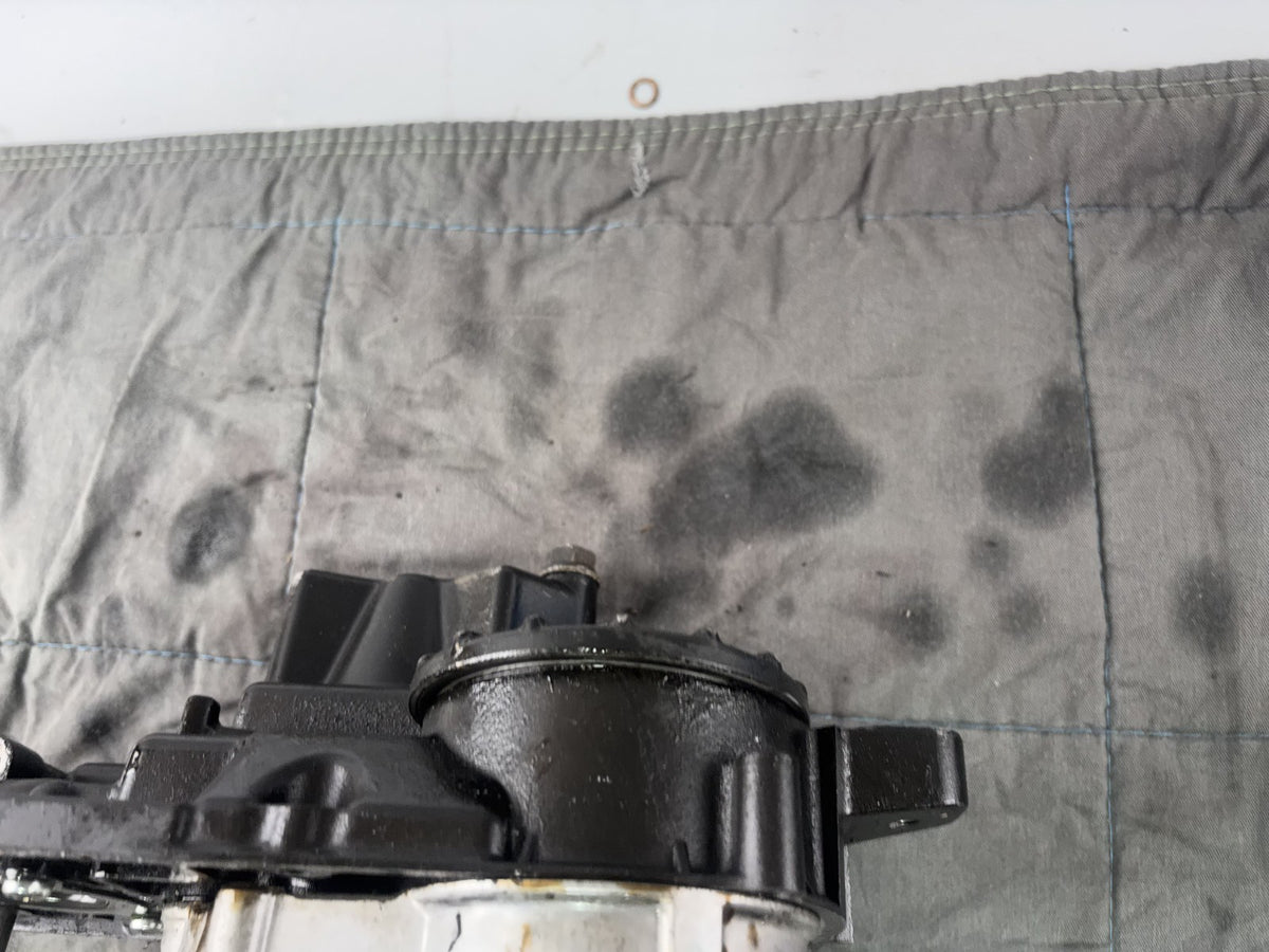 Kawasaki ZRX1100 ZRT10C Ölwanne Motor Ölbehälter Ablassfläche Ölablauf Cover