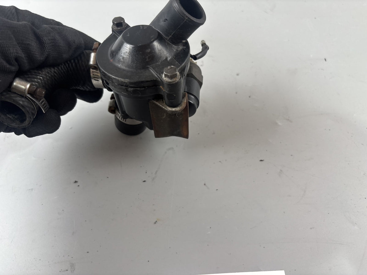 Yamaha TDM 850 3VD Kühler Thermostat Gehäuse Cooler Kühler