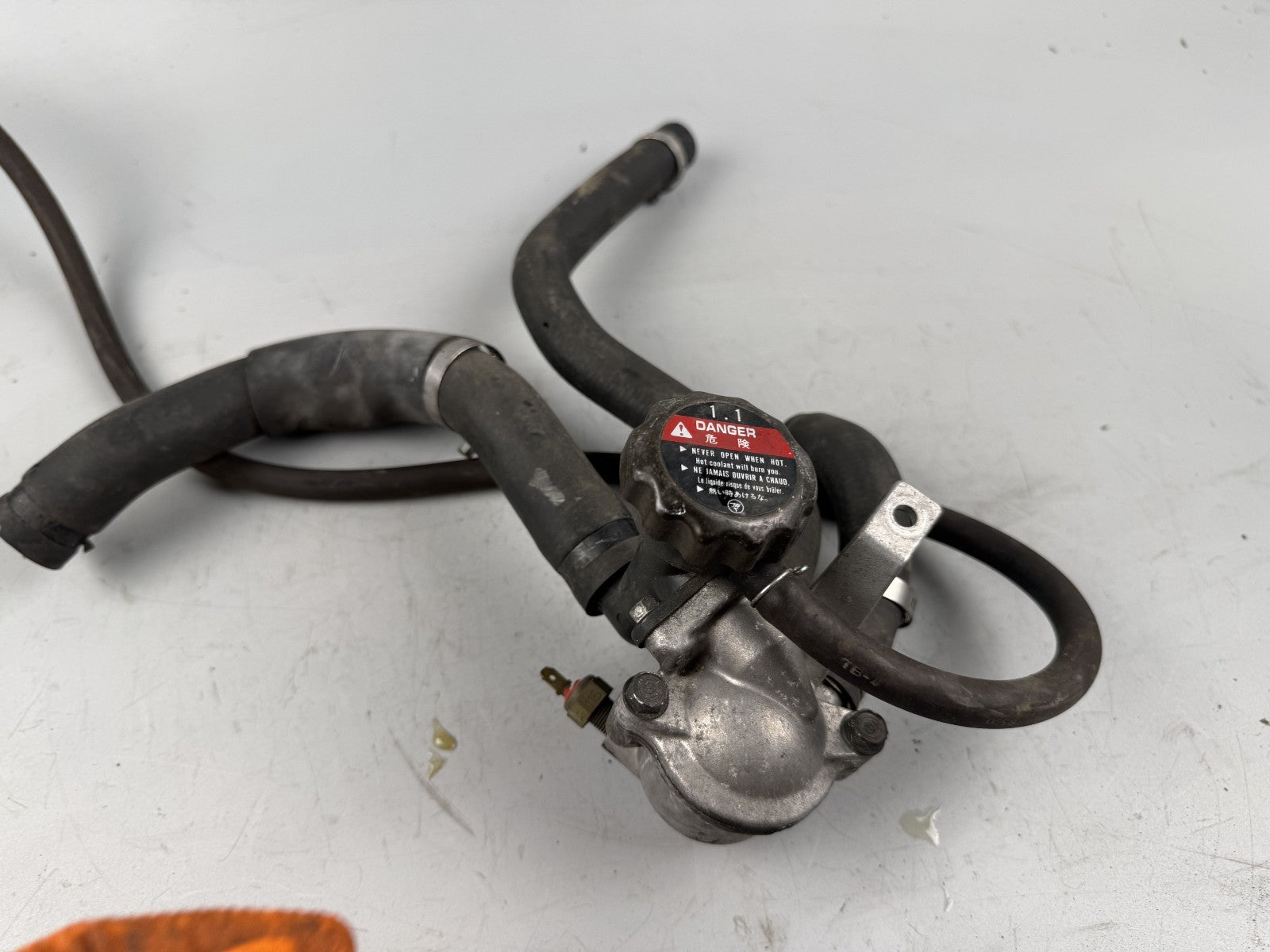 Honda NT650V Deauville RC47 Einfüllstutzen Kühlwasser Deckel Kühler Filler Cap