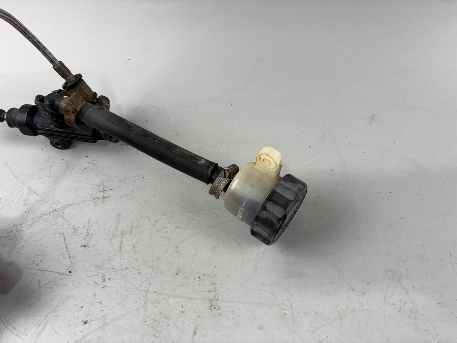 Yamaha XJ900 F 4BB Bremsanlage Brake Bremse Sattel Pumpe hinten back