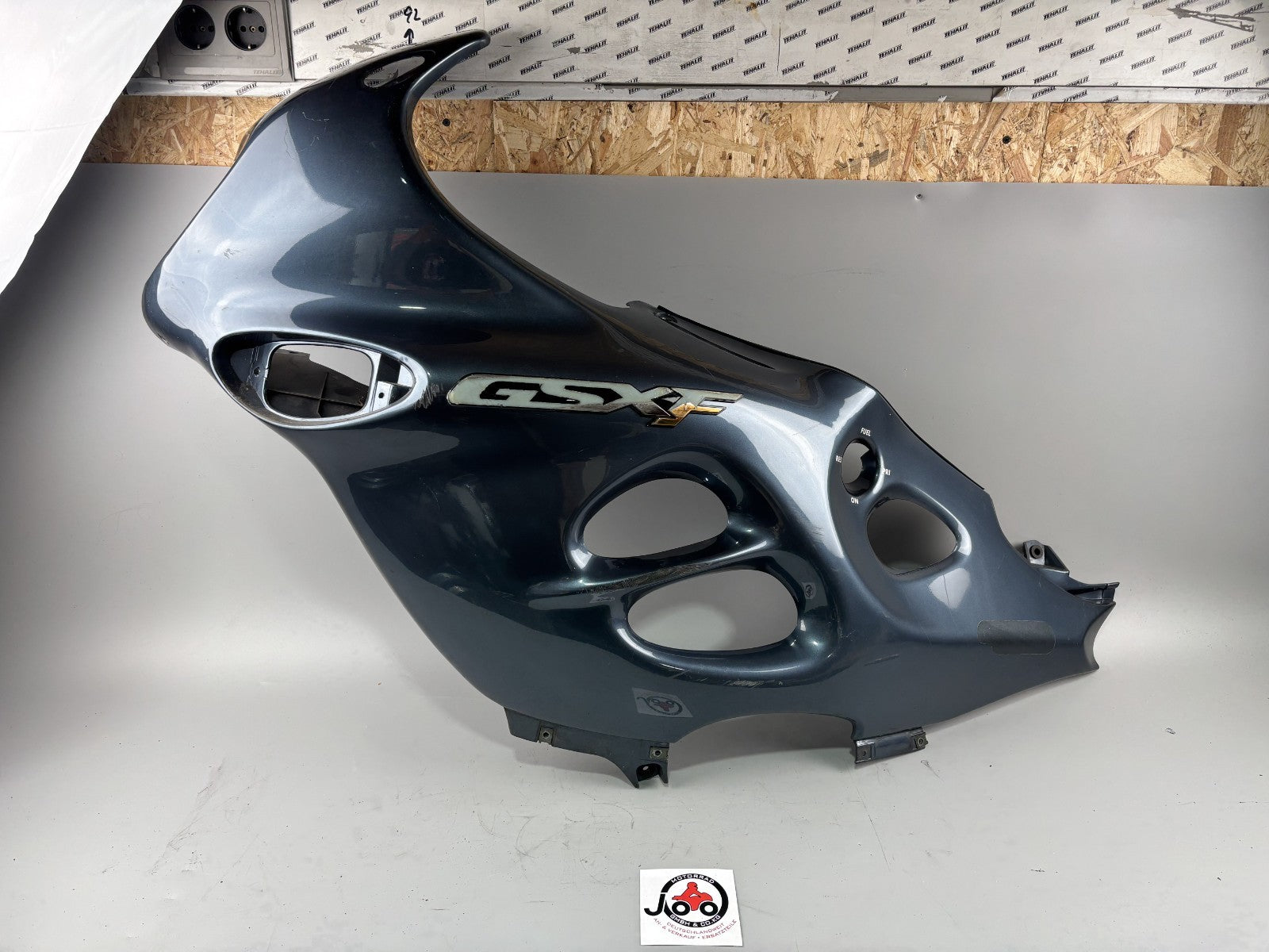 Suzuki GSX 750 F AK11 Seitenverkleidung Sidecover Abdeckung Cover links left
