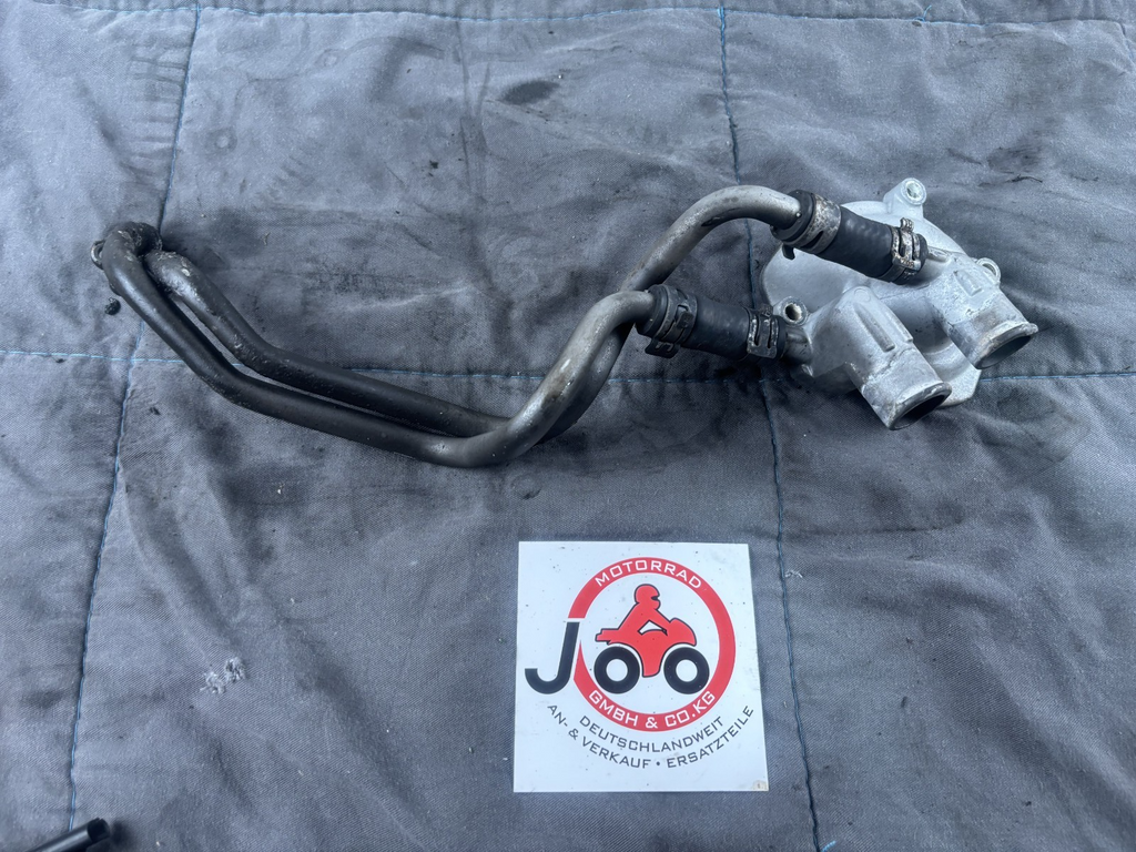 BMW F800 S ST Wasserpumpe Deckel Waterpump Cover Case Leitung Pipeline