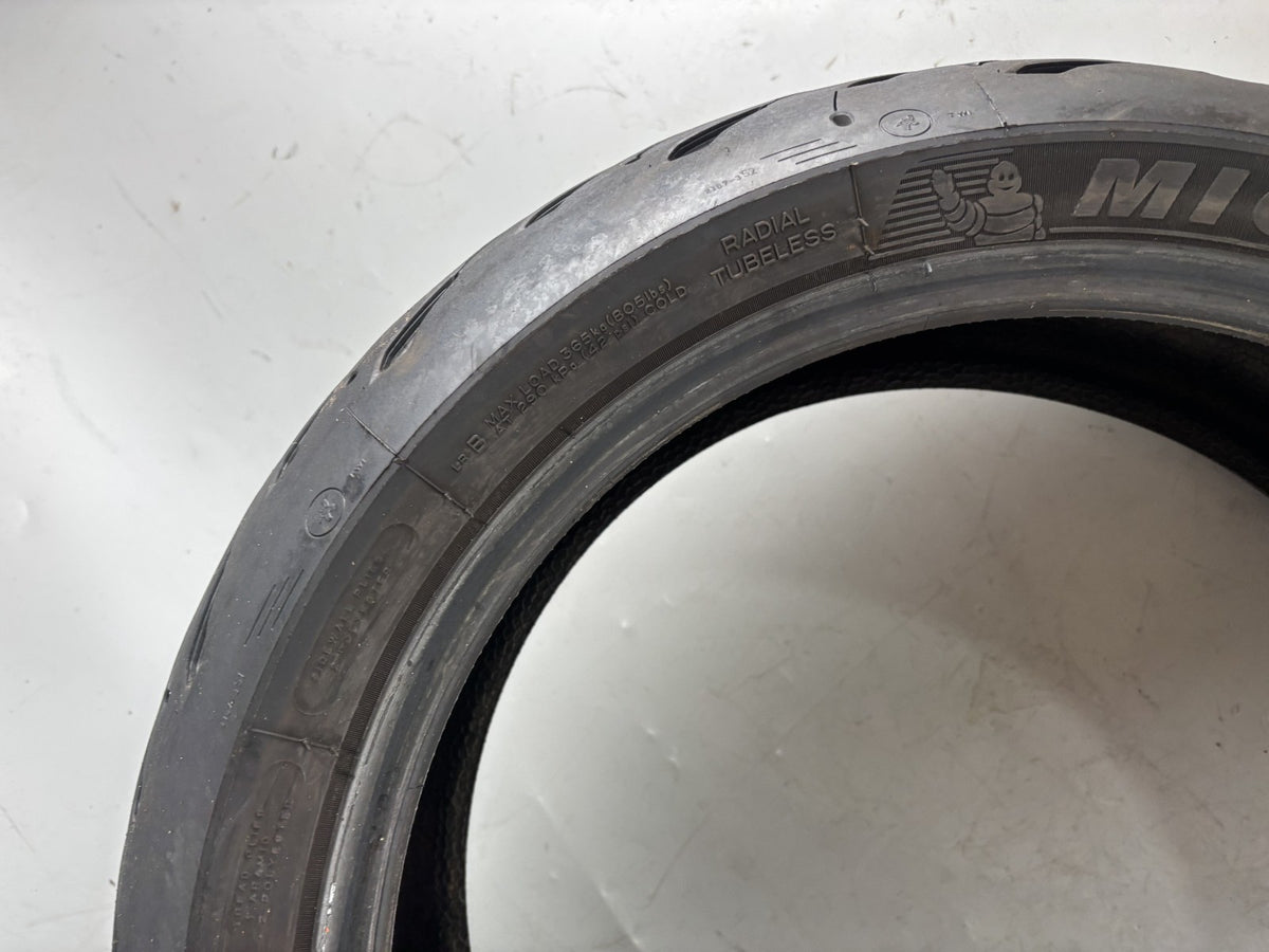 Motorrad Reifen Wheel 180/55 ZR17 Michelin Road 5 GT DOT 48/2024 3,75mm