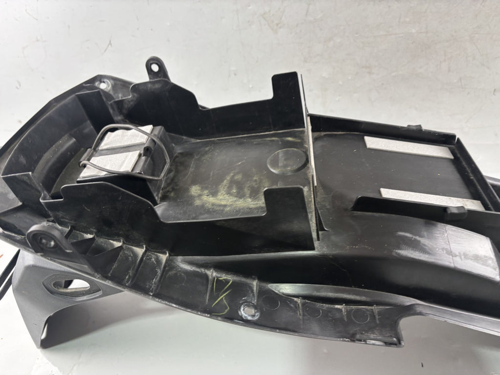 Suzuki GSX 650 F FA WVCJ Heckuntersicht Fender Schutzblech Radlauf Spitzschutz