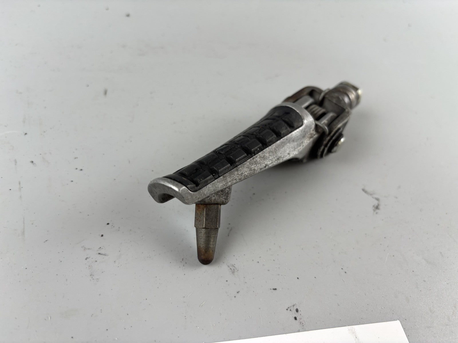 Kawasaki ZZR600D ZX600D Fußraste Foot hangers Step rechts right