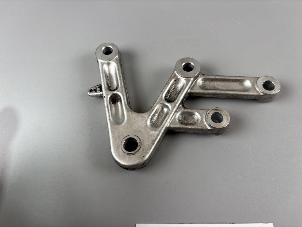 Triumph Daytona 955 T 595 Fußrastenhalteplatte Holder Hanger rechts right