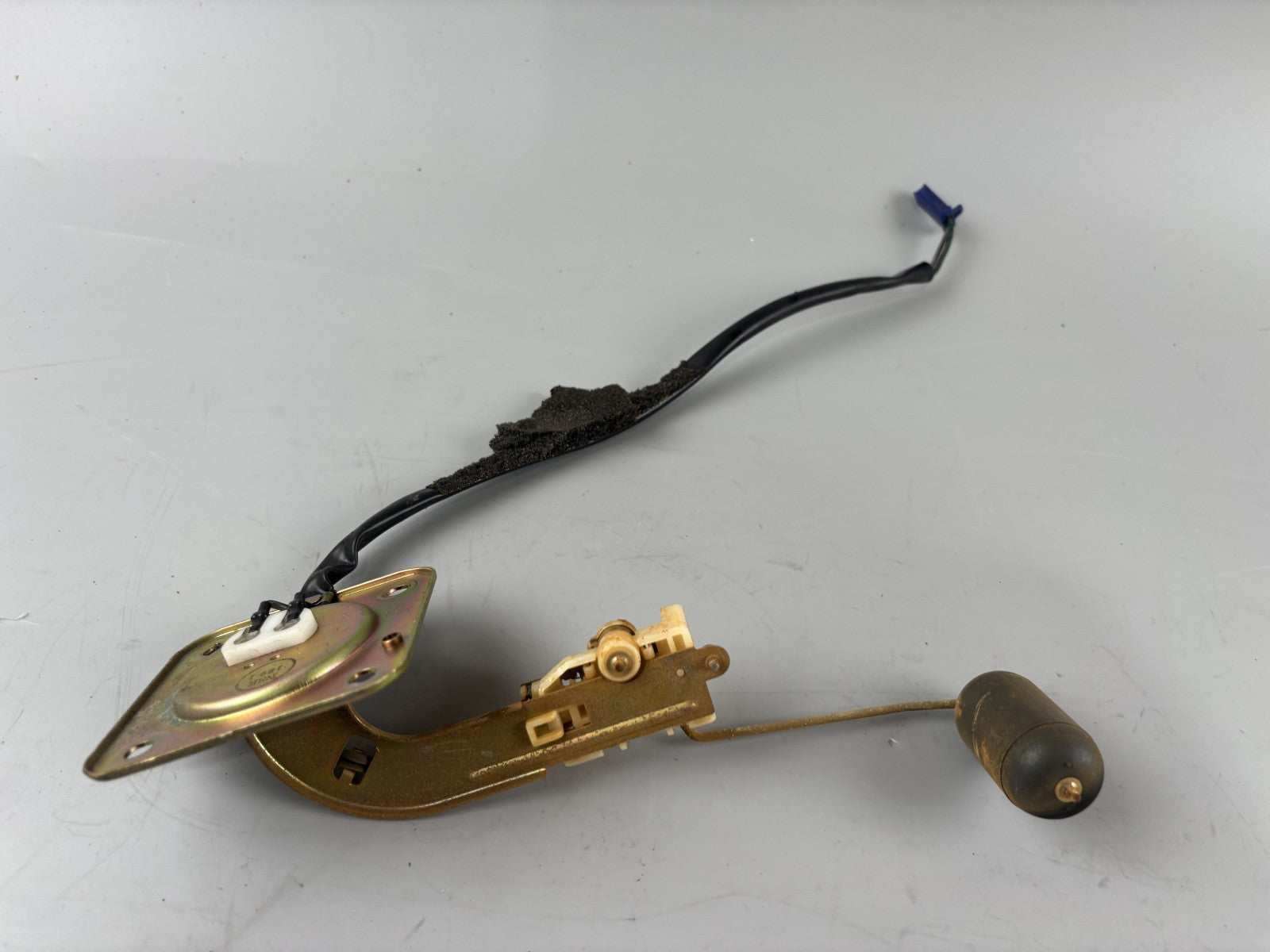 Honda VFR800 RC46/2 VTEC Tankgeber Füllstandgeber Messer Tacho
