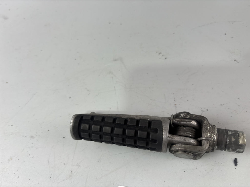 Kawasaki ZZR600D ZX600D Fußraste Foot Hangers Fußraste vorne links left