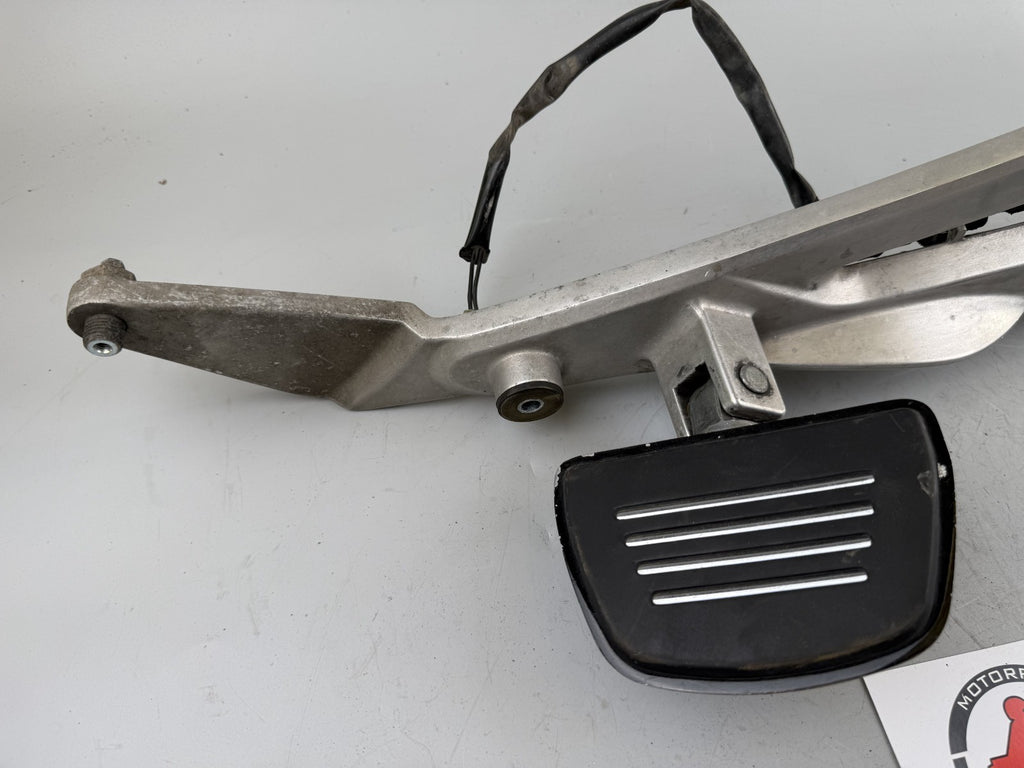 Honda NT650V Deauville RC47 Fußrastenanlage Foot Step Hangers Pedal Fußraste