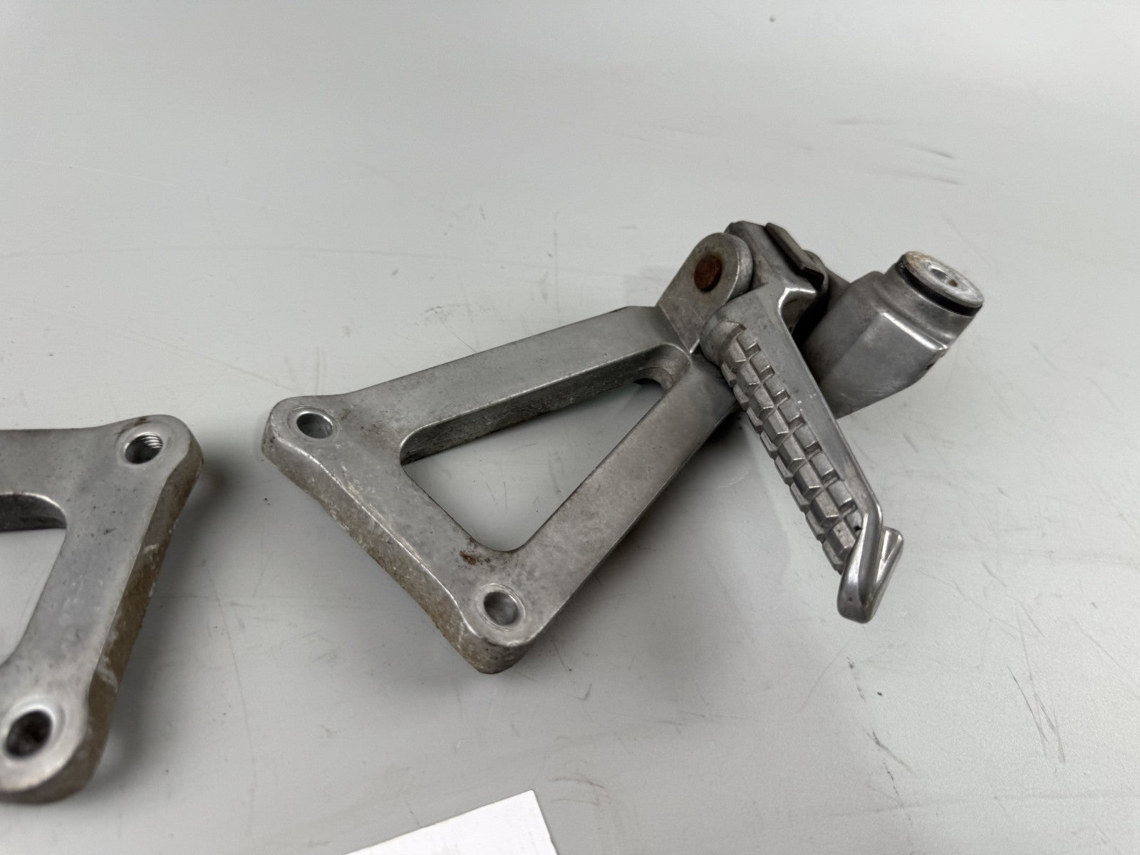 Kawasaki ZR-7 ZR750F Soziusfußrasten Foot Steps Hangers Fußraste rechts links