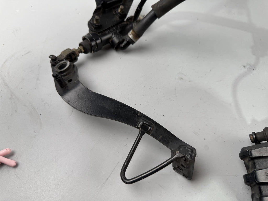 Triumph Tiger 900 T400 Bremsanlage Bremse Brake Sattel Pumpe hinten back
