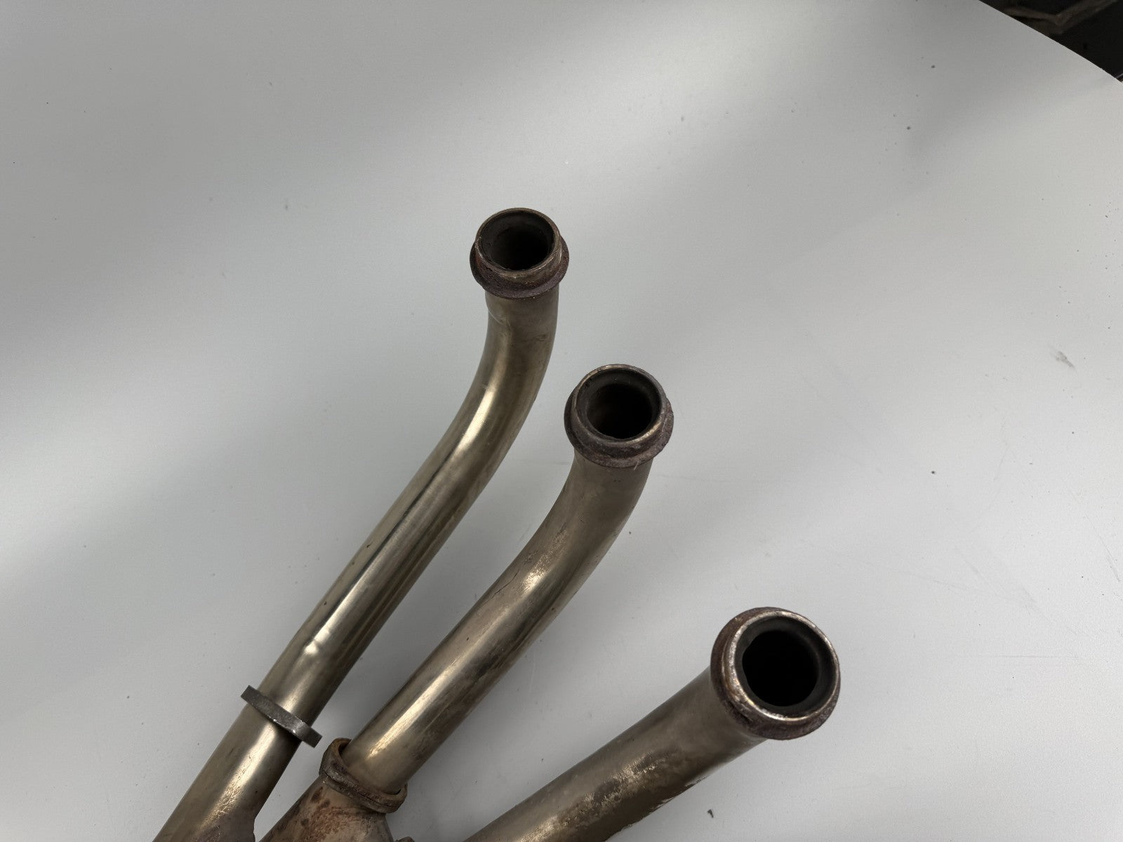 Suzuki GSF600 GN77B Krümmer Exhaust Downpipe Auspuff Engine Auslass