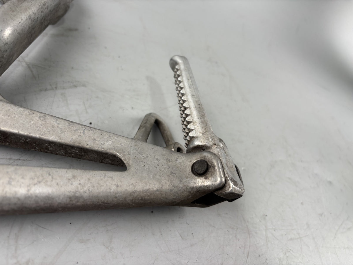 Honda VFR750 F Rc36/2 Fußraste hinten links Soziusfußraste Foot Step Hanger