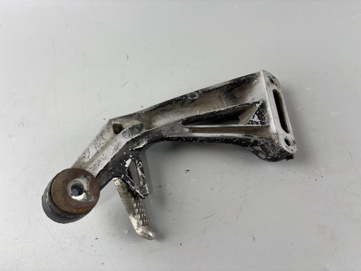 Suzuki SV650 S AV Soziusfußraste Beifahrer Step Hanger rechts right
