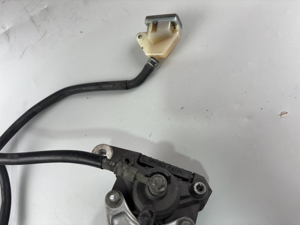 Suzuki SV650 N AV Bremse Brake Bremsanlage Bremssattel Zange hinten back