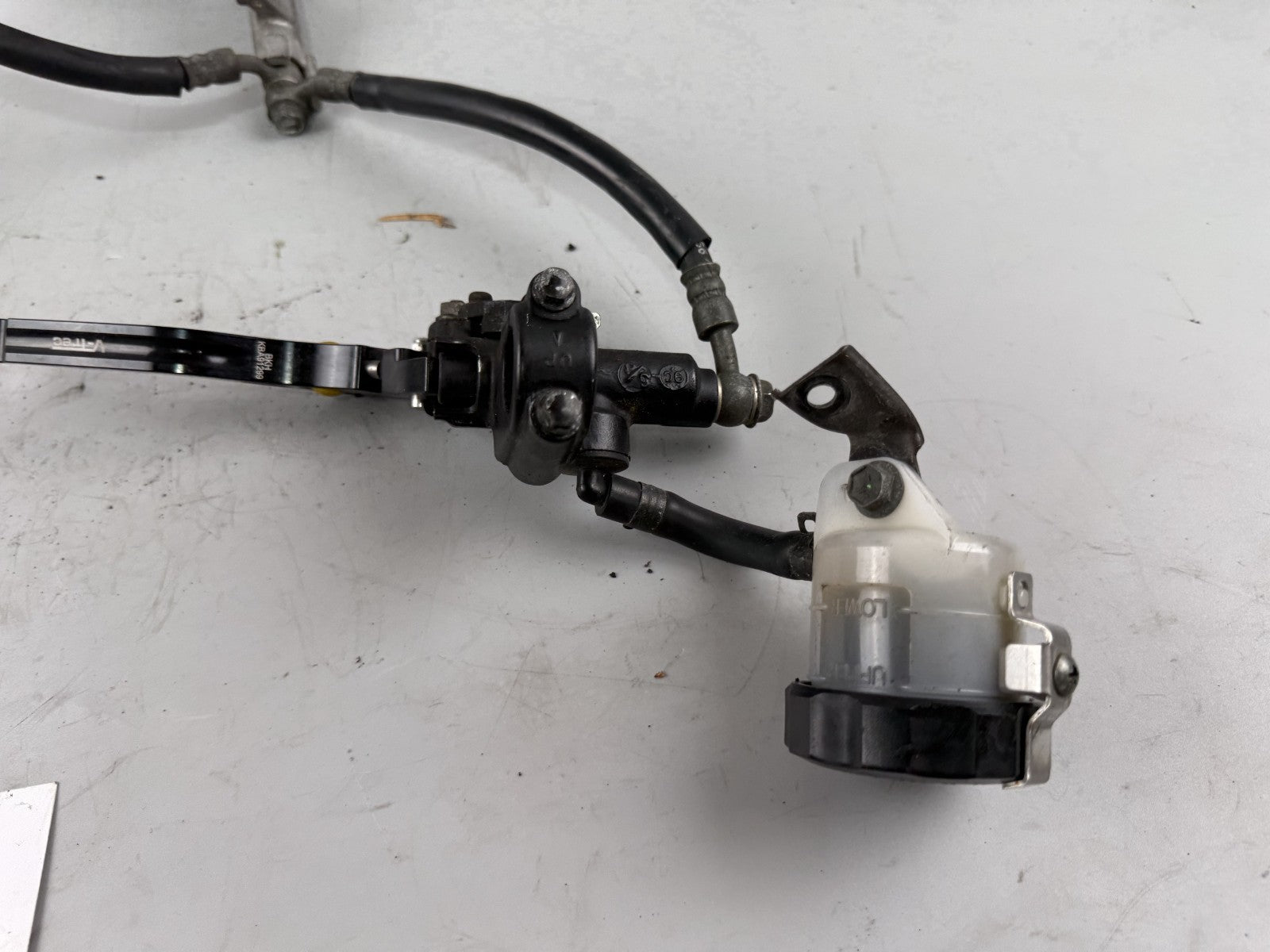 Suzuki SV650 S AV Bremsanlage Bremse Brake front vorne Bremssattel Bremspumpe