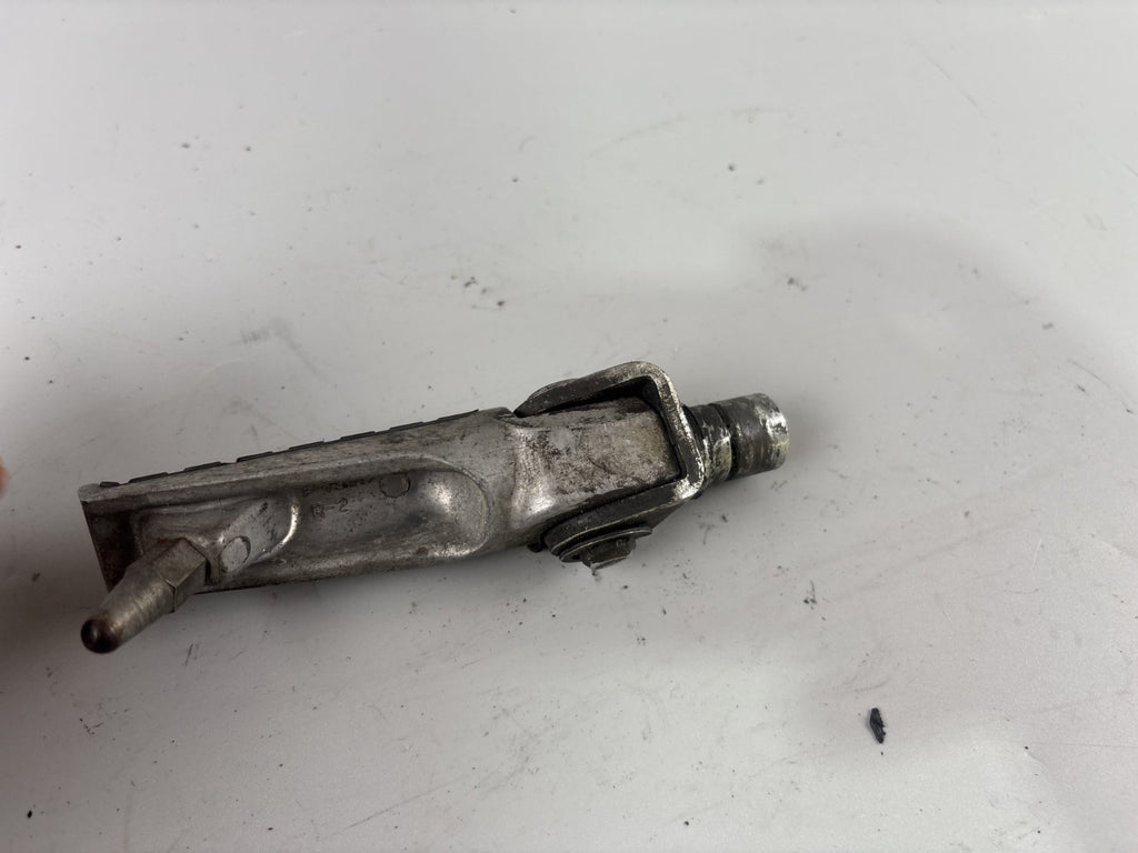 Kawasaki ZZR600D ZX600D Fußraste Foot Hangers Fußraste vorne links left