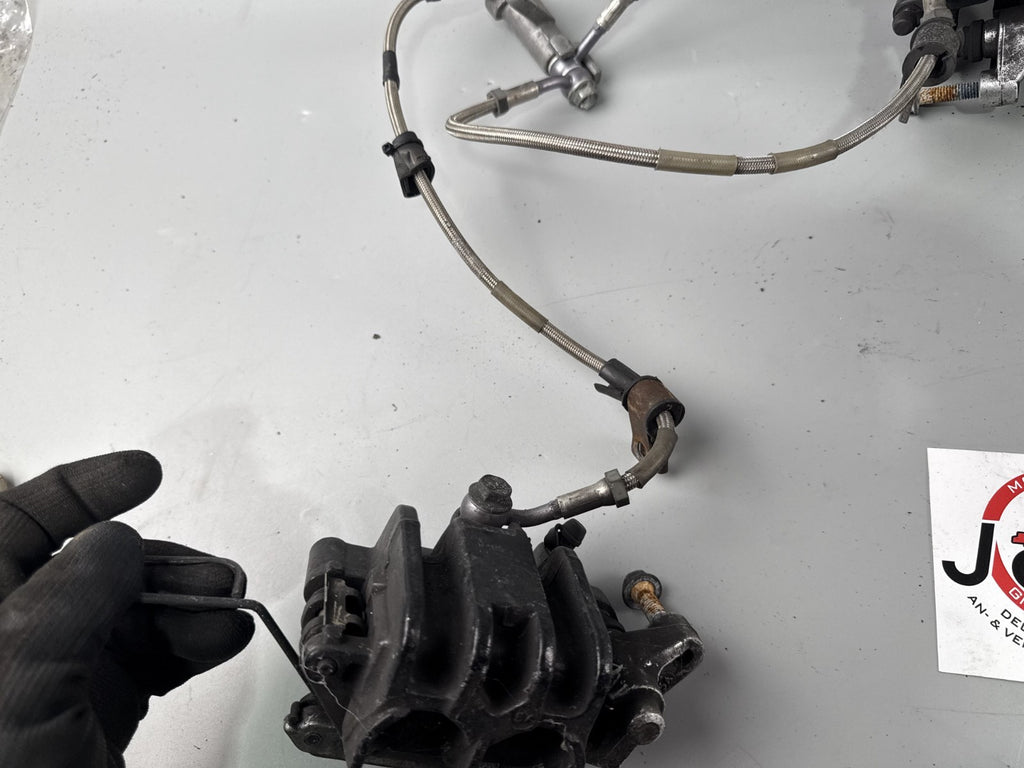 Suzuki GSF600 GN77B Bandit Bremsanlage Brake Bremse front vorne Sattel Pumpe