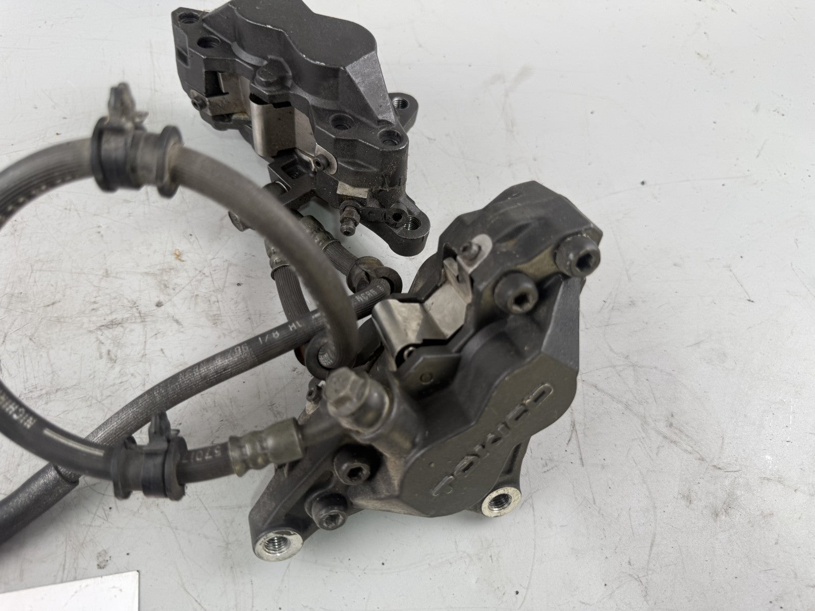 Suzuki GSX-R 600 SRAD AD 97-00 Bremsanlage vorne front Sattel Pumpe Brake