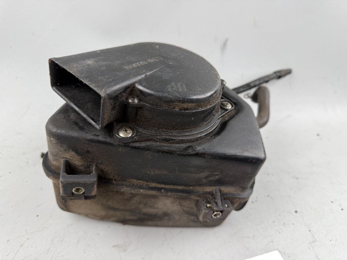 Suzuki GN250 NJ42A Luftftilterkasten Airbox Ansaugung Motor Engine