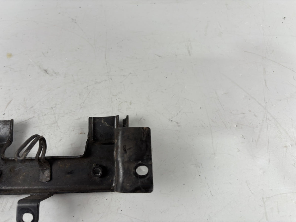 Suzuki VX 800 VS51B Tankhalterung Holder Halterung
