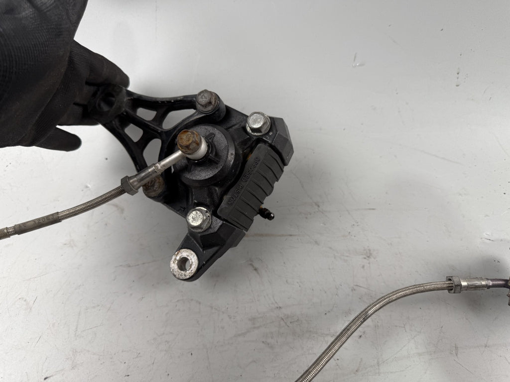 Suzuki GS 500 E GM 51 B Bremsanlage Bremse Brake hinten back Sattel Pumpe