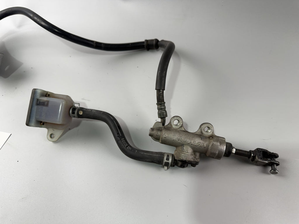 Suzuki GSF 600 Bandit POP WVA8 Bremsanlage Bremse brake Sattel Pumpe Zange vorne