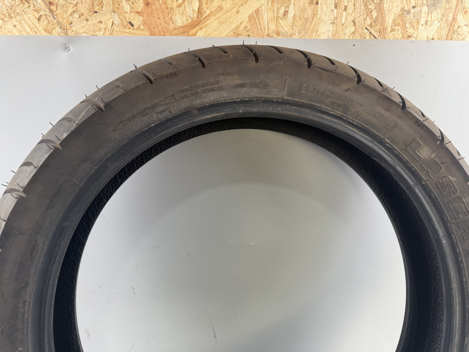 Motorrad Reifen Wheel 130/70 ZR17 Metzeler Lastertac 08/2018 DOT 6,8mm
