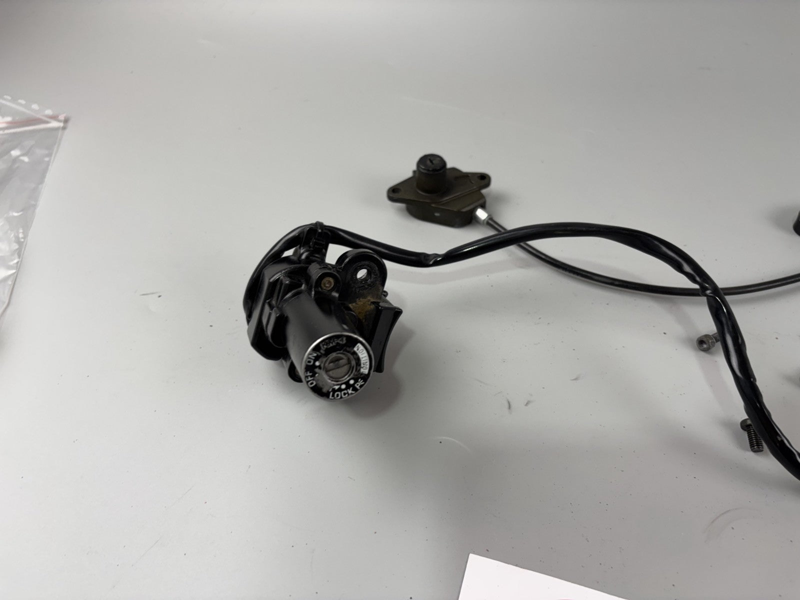 Kawasaki ZX6R ZX636 A 2002 Zündschloss Schlosssatz Key Lock Tankschloss Sitzbank