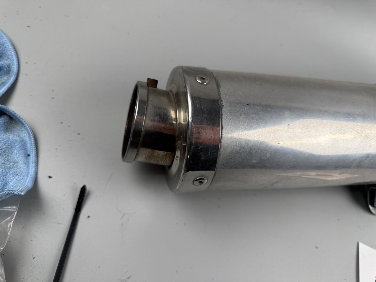 Suzuki GSX 750 AE Inazuma Auspuff Exhaust Schalldämpfer Endtopf Shark E3 1079