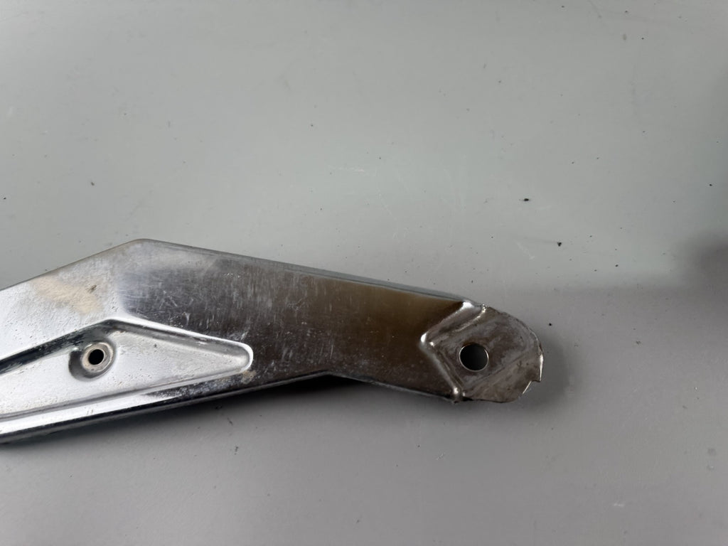 Yamaha XS 400 12E Fußrastenplatte Halteplatte Fußraste Holder Halter links left