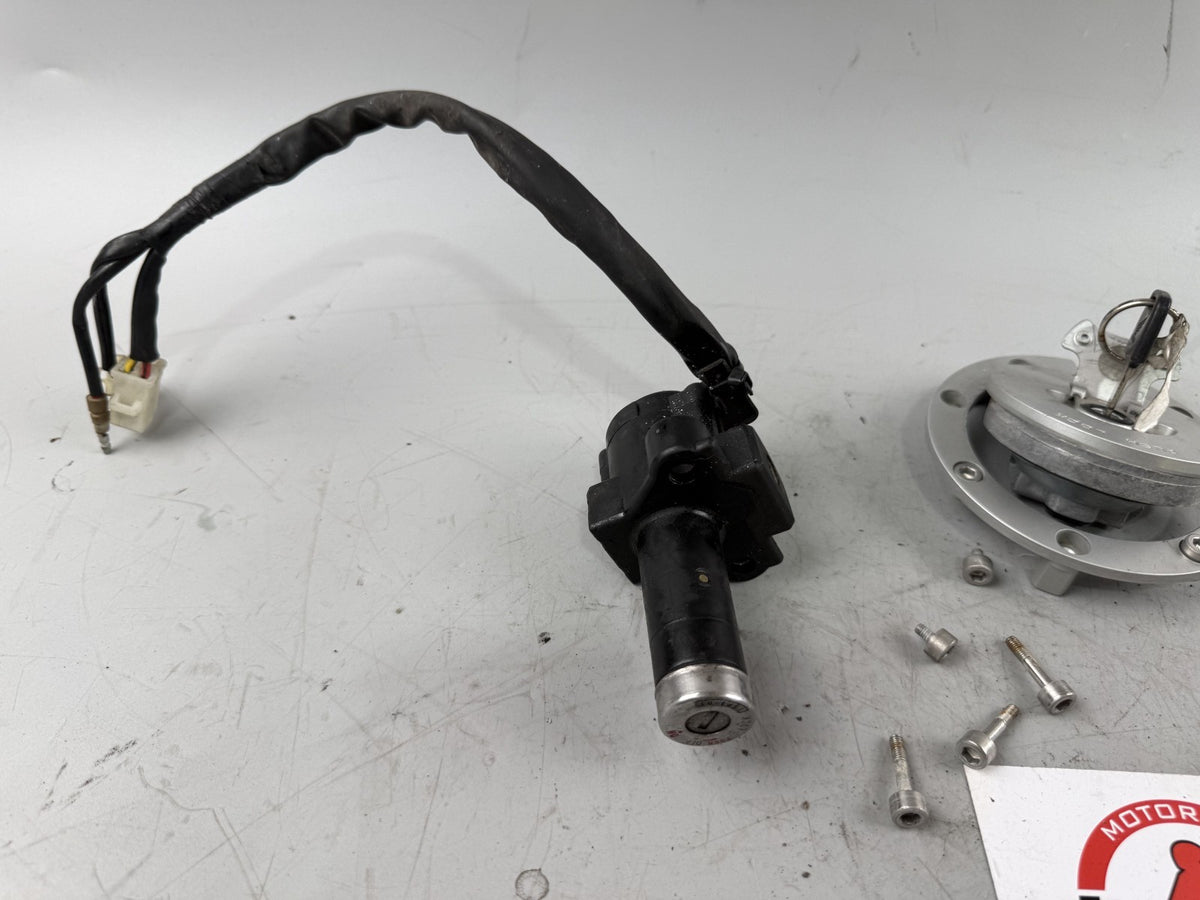 Honda NTV650 revere RC33 Schloßsatz Zündschloß Tankdeckel Schlüssel Key Lock