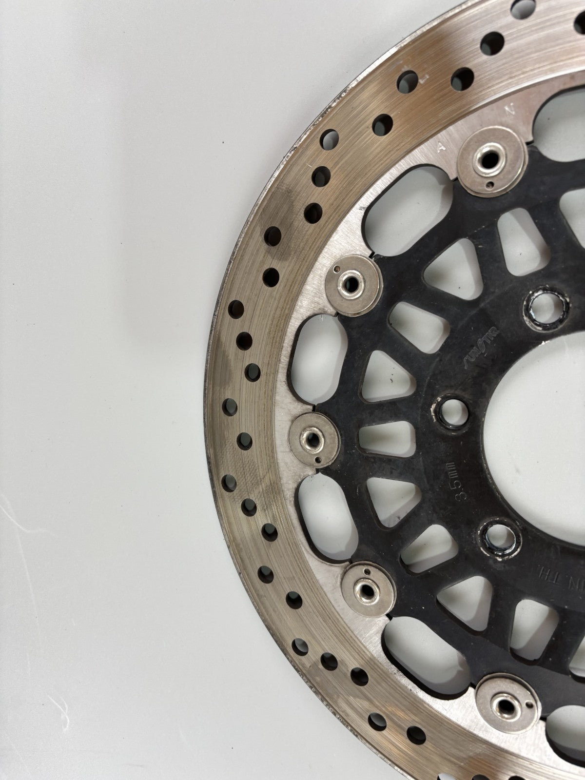 Triumph Daytona 955 T 595 Bremsscheibe Brakedisc Bremsscheiben front vorne 4MM