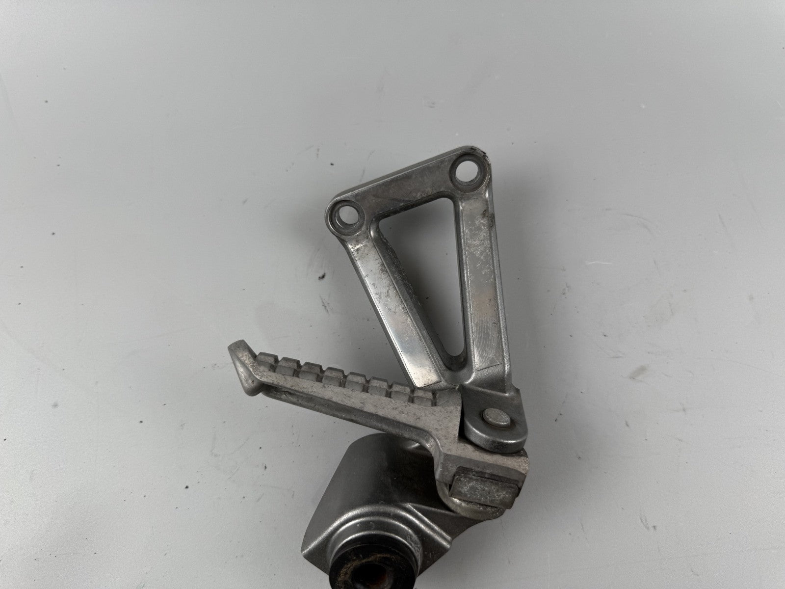 Kawasaki ZX-6R ZX600F Fußraste hinten Soziusfußraste Foot Hangers rechts right