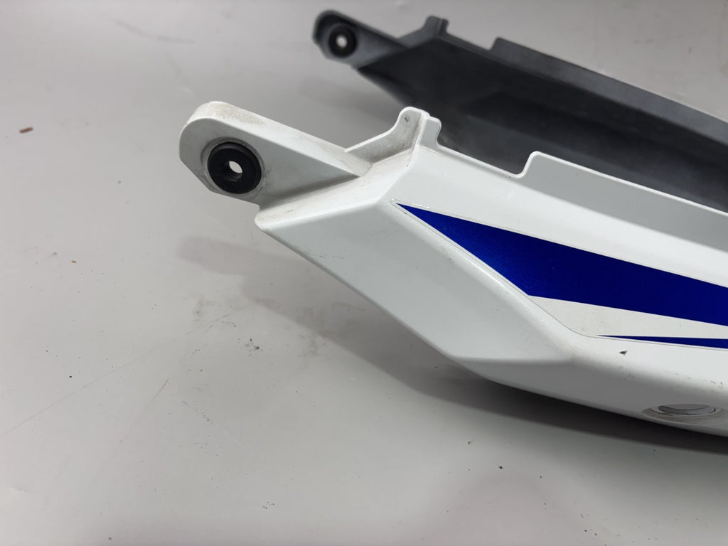 Suzuki GSX 650 F FA WVCJ Heckverkleidung Seitenteil Heckteil Fairing Verkleidung