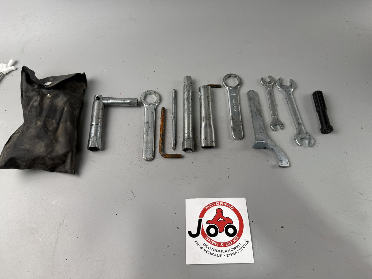 Suzuki GSF600 GN77B Bandit Bordwerkzeug Tools Werkzeug