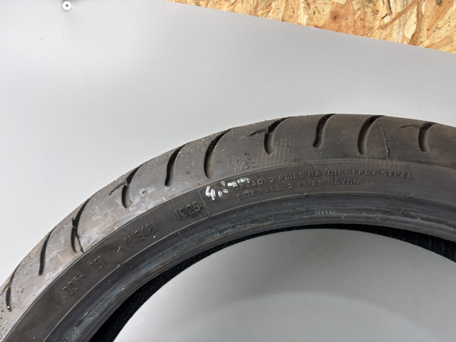 Motorrad Reifen Wheel 120/70 ZR17 Metzeler Roadtec Z6 13/2025 DOT 4,2mm