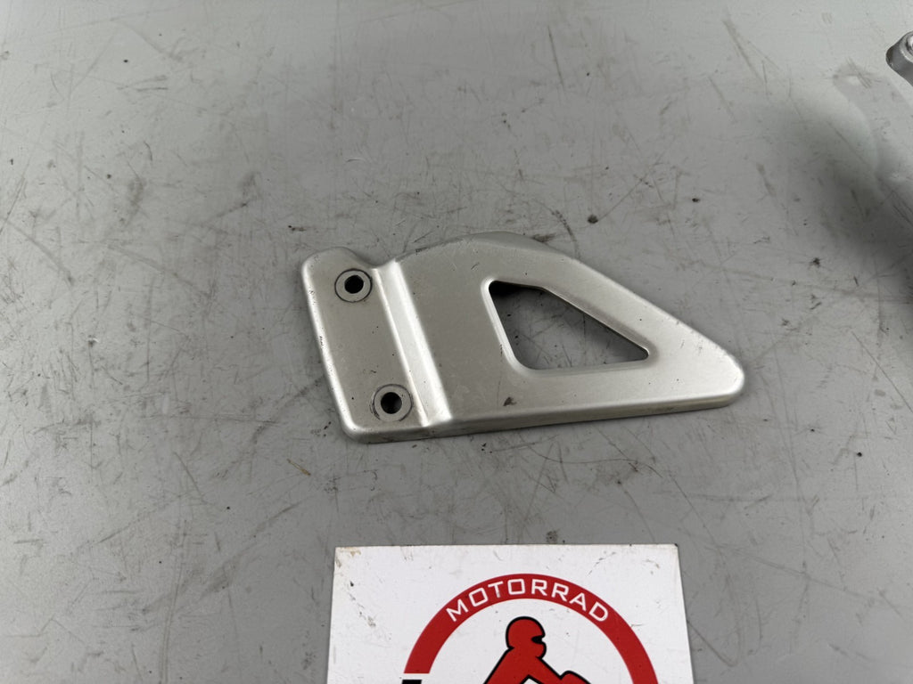Suzuki GSX-R 600 SRAD AD 97-00 Fußrastenschutz Platte Versenschutz Protect